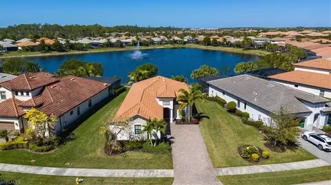 2014 Mustique St, Naples, FL 34120