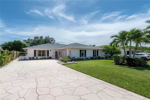 520 E Valley Dr, Bonita Springs, FL 34134