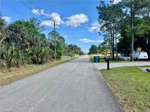 121 24th Ave NE, Naples, FL 34120 photo 4