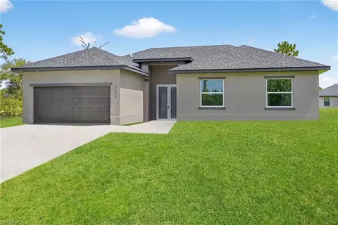 3402 72nd St W, Lehigh Acres, FL 33971