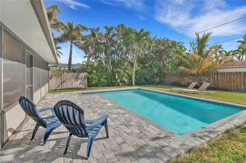 754 95th Ave N, Naples, FL 34108