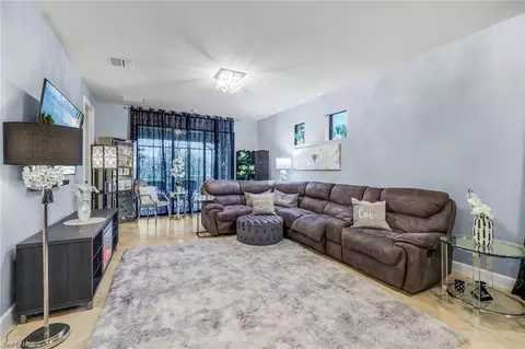 7659 Jacaranda Ln, Naples, FL 34114