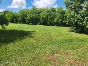 18097 Kensington Dr, Naples, FL 34114