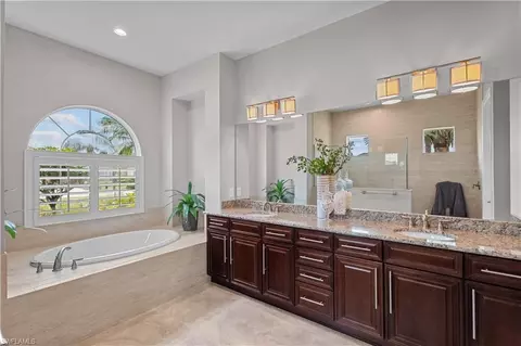 Bath - 9052 Graphite Cir, Naples, FL 34120 photo 1 of 4