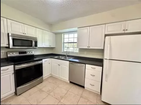 3325 Airport Rd N #D3, Naples, FL 34105