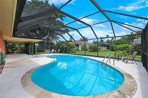133 Briarcliff Ln, Naples, FL 34113 photo 3