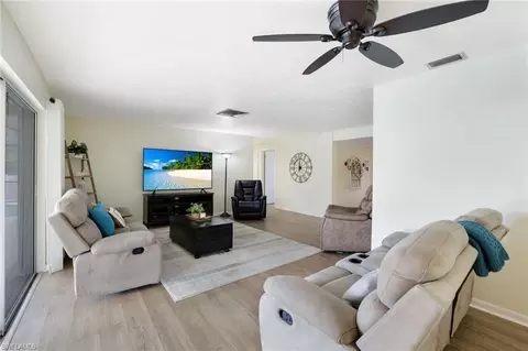 133 Briarcliff Ln, Naples, FL 34113 photo 6