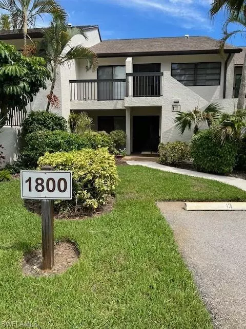 1800 Kings Lake Blvd #102, Naples, FL 34112