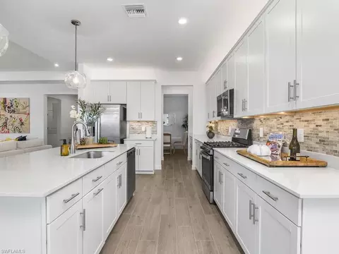 Kitchen - 21079 Hallandale Dr, Estero, FL 33928 photo 4 of 5