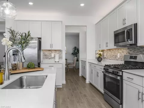 Kitchen - 21079 Hallandale Dr, Estero, FL 33928 photo 5 of 5