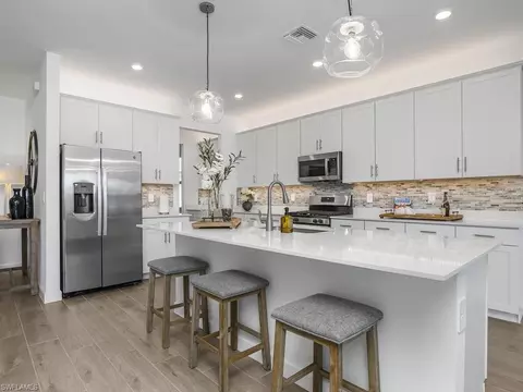 Kitchen - 21079 Hallandale Dr, Estero, FL 33928 photo 2 of 5