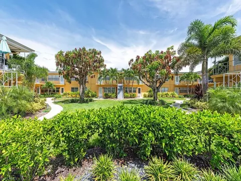 Exterior - 211 8th Ave S #211A, Naples, FL 34102 photo 2 of 4