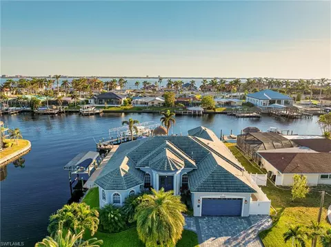 5374 Congo Ct, Cape Coral, FL 33904