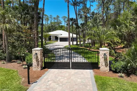 5301 Tamarind Ridge Dr, Naples, FL 34119