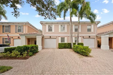 5453 Cove Cir #103, Naples, FL 34119