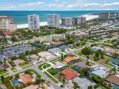 291 W Flamingo Cir, Marco Island, FL 34145