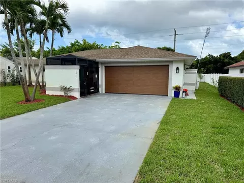 2237 Kings Lake Blvd, Naples, FL 34112