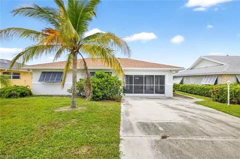 160 San Salvador St, Naples, FL 34113