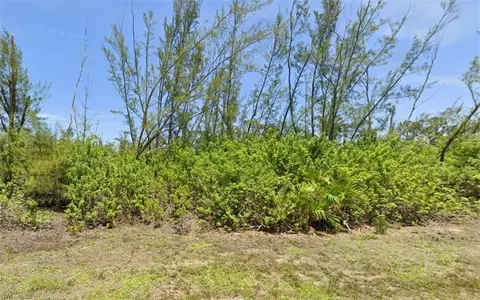 10574 Hillwood Dr, Port Charlotte, FL 33981