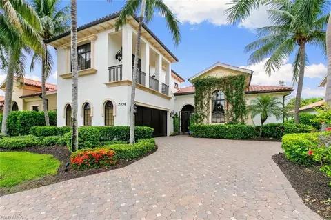 2896 Tiburon Blvd E, Naples, FL 34109