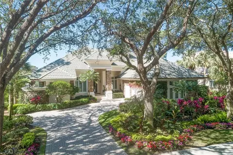 980 Barcarmil Way, Naples, FL 34110