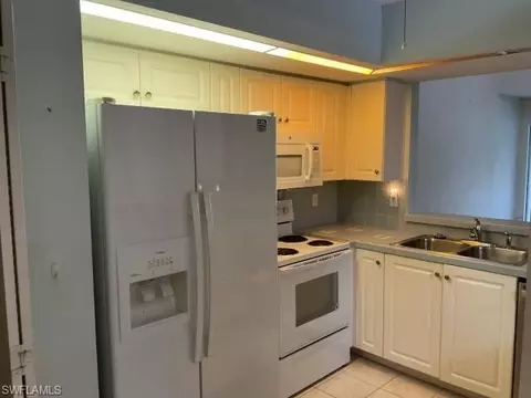 Kitchen - 4190 Jace Ct, Estero, FL 33928 photo 2 of 4