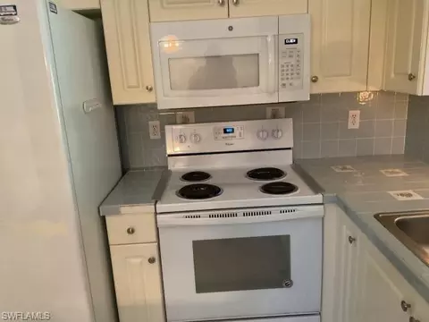 Kitchen - 4190 Jace Ct, Estero, FL 33928 photo 4 of 4