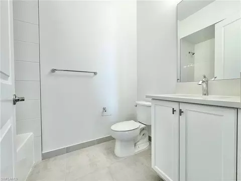 Bath - 20885 Thistle Leaf Ln, Estero, FL 33928 photo 8 of 10
