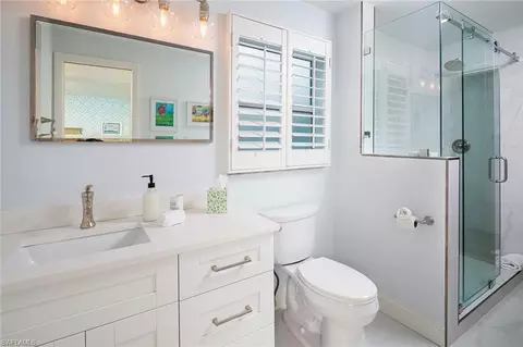 Bath - 9602 Vanderbilt Dr, Naples, FL 34108 photo 2 of 3