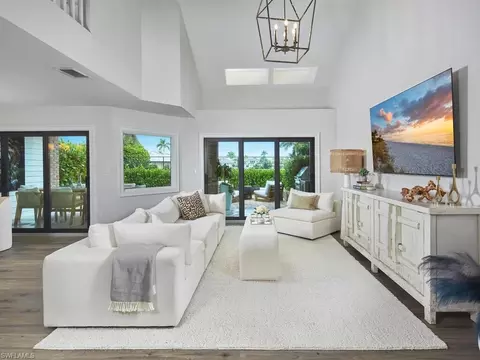 563 Park Shore Dr #G2, Naples, FL 34103