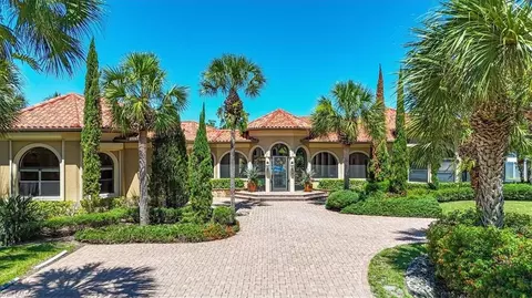 371 17th St NW, Naples, FL 34120