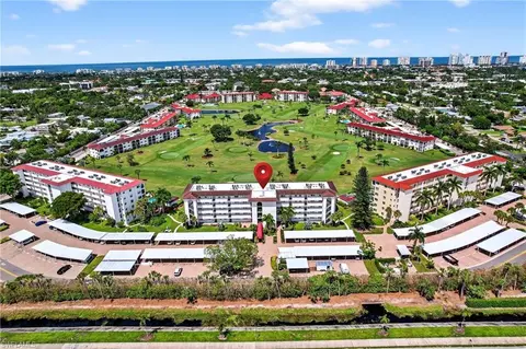 29 High Point Cir E #204, Naples, FL 34103