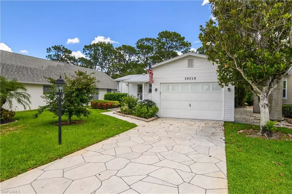 Exterior - 26228 Bonita Fairways Cir, Bonita Springs, FL 34135 photo 2 of 10