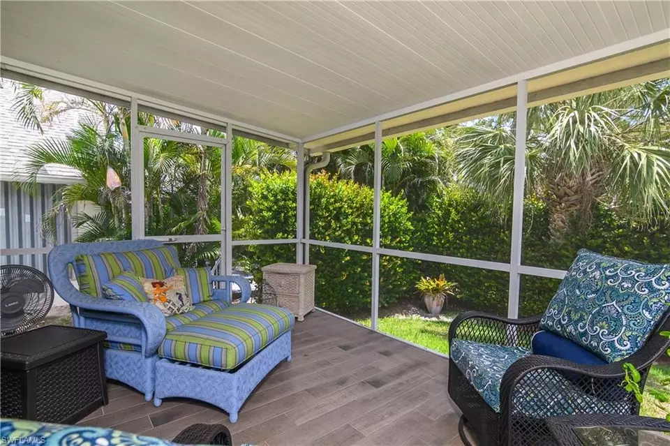 Exterior - 26228 Bonita Fairways Cir, Bonita Springs, FL 34135 photo 4 of 10