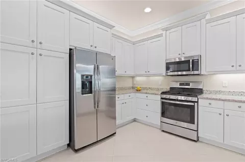 Kitchen - 4554 Luminary Ave, Naples, FL 34119 photo 4 of 5