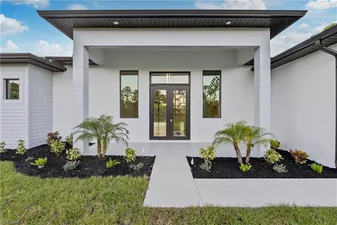 5827 Desoto Blvd N, Naples, FL 34120