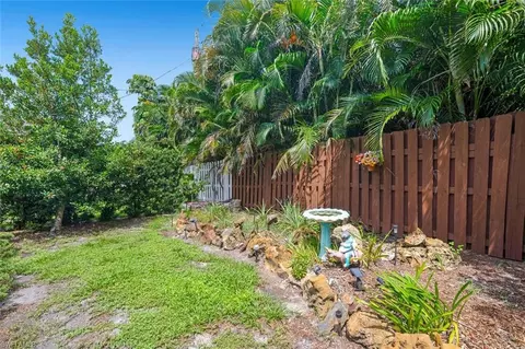 1381 Woodridge Ave, Naples, FL 34103 photo 23