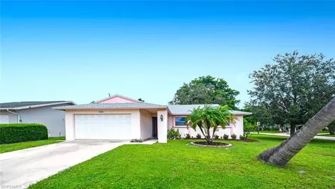 1381 Woodridge Ave, Naples, FL 34103
