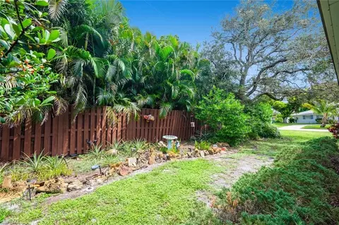 1381 Woodridge Ave, Naples, FL 34103 photo 22