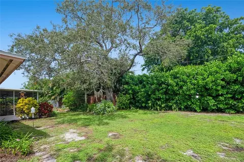 1381 Woodridge Ave, Naples, FL 34103 photo 25