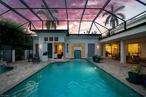 Exterior - 367 5th Ave N, Naples, FL 34102 photo 4 of 8