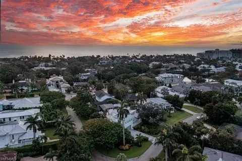 View/Area - 367 5th Ave N, Naples, FL 34102 photo 3 of 3