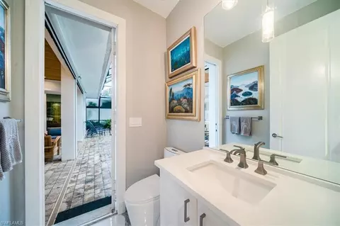 Bath - 367 5th Ave N, Naples, FL 34102 photo 1 of 6