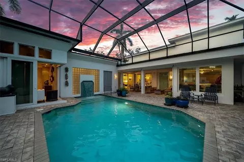 Exterior - 367 5th Ave N, Naples, FL 34102 photo 3 of 8