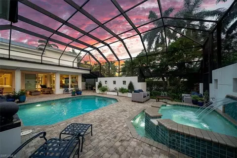 Exterior - 367 5th Ave N, Naples, FL 34102 photo 5 of 8