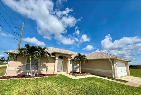 2720 NE 1st Pl, Cape Coral, FL 33909