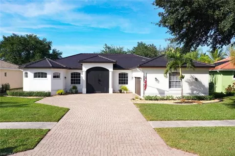 2257 Valencia Lakes Cir, Naples, FL 34120