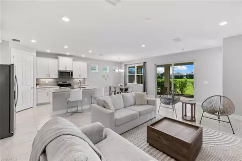 28016 Captiva Shell Loop, Bonita Springs, FL 34135