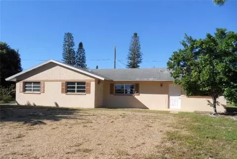 4783 Escobar Ave, Naples, FL 34103