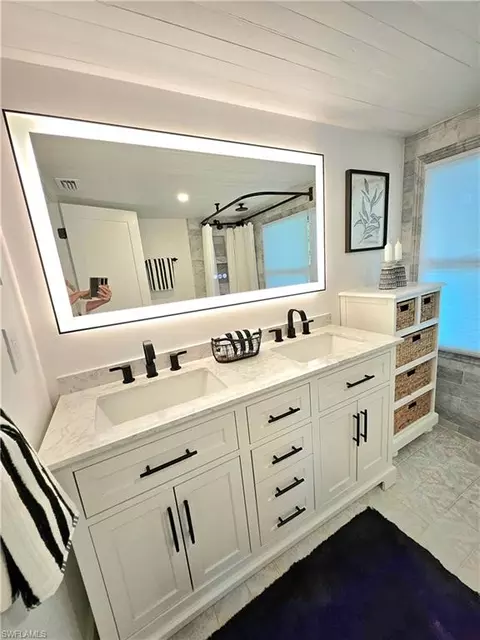 Bath - 3411 Basin St, Naples, FL 34112 photo 1 of 1